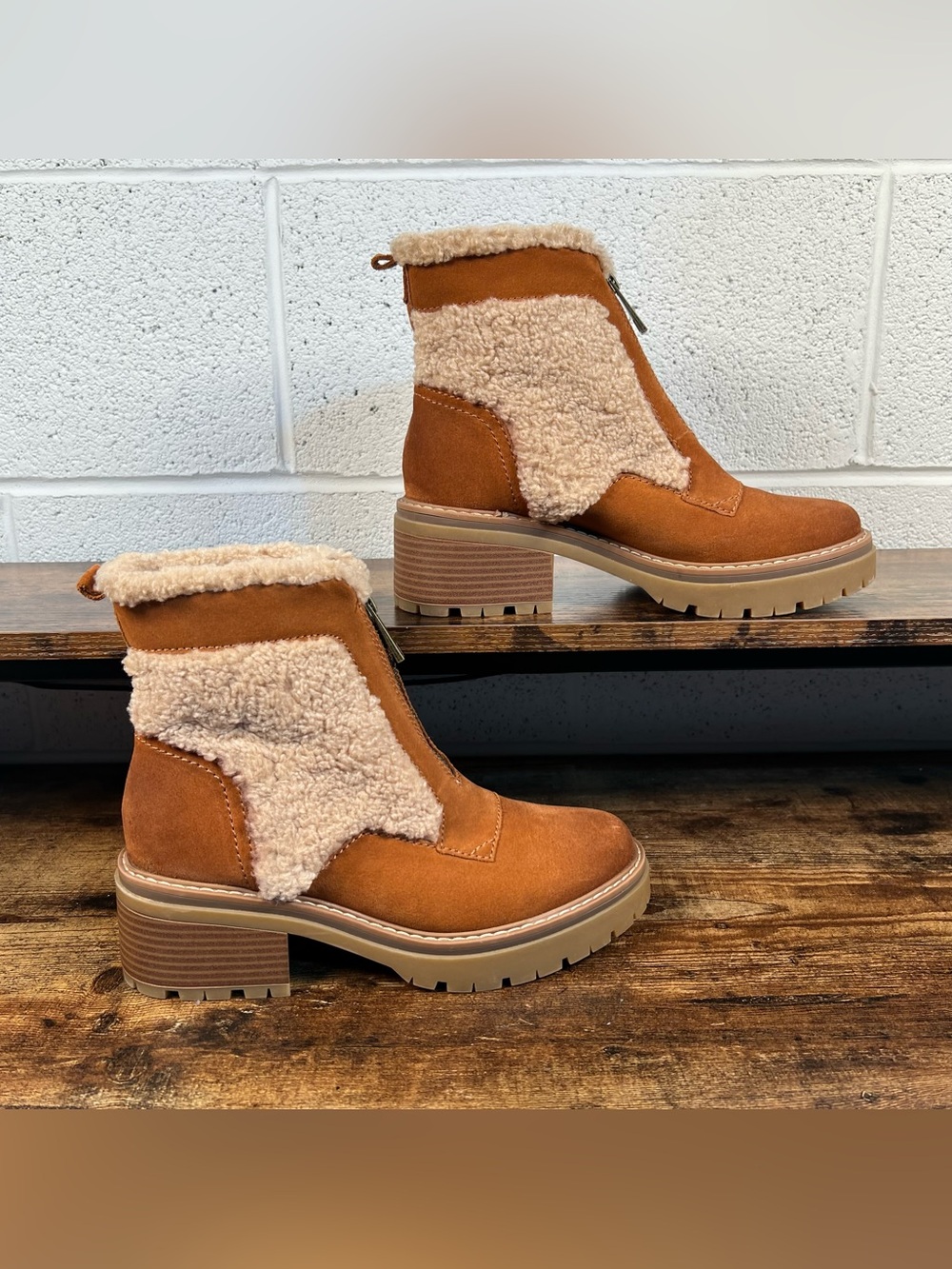 Naturalizer Jett Boots Ankle Tawny Tan Suede Sherpa Detail Chunk Women's 7.5